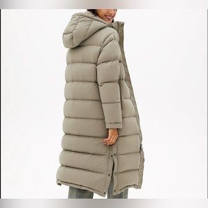The Super PuffT™ Long Modern Taupe Small